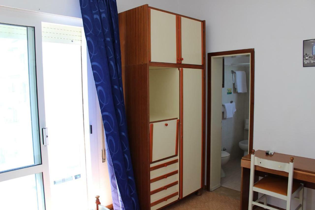 Classic Triple Room,886208239:JPEG